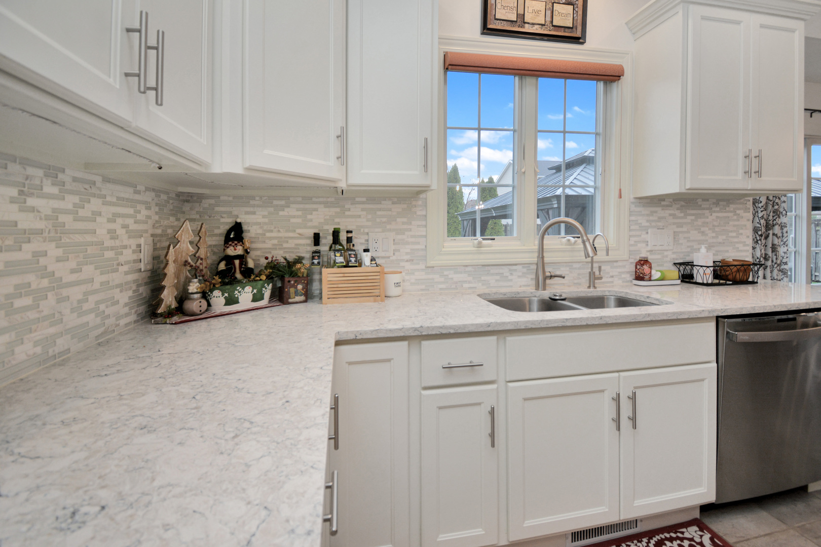 10 Deerfield Court, Bloomington, IL 61705