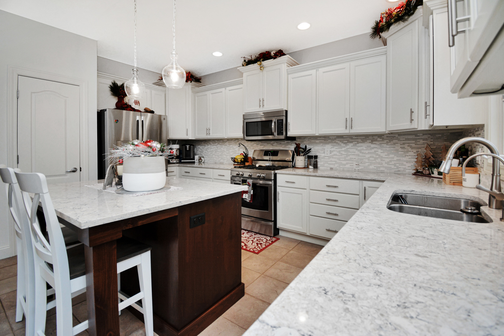 10 Deerfield Court, Bloomington, IL 61705