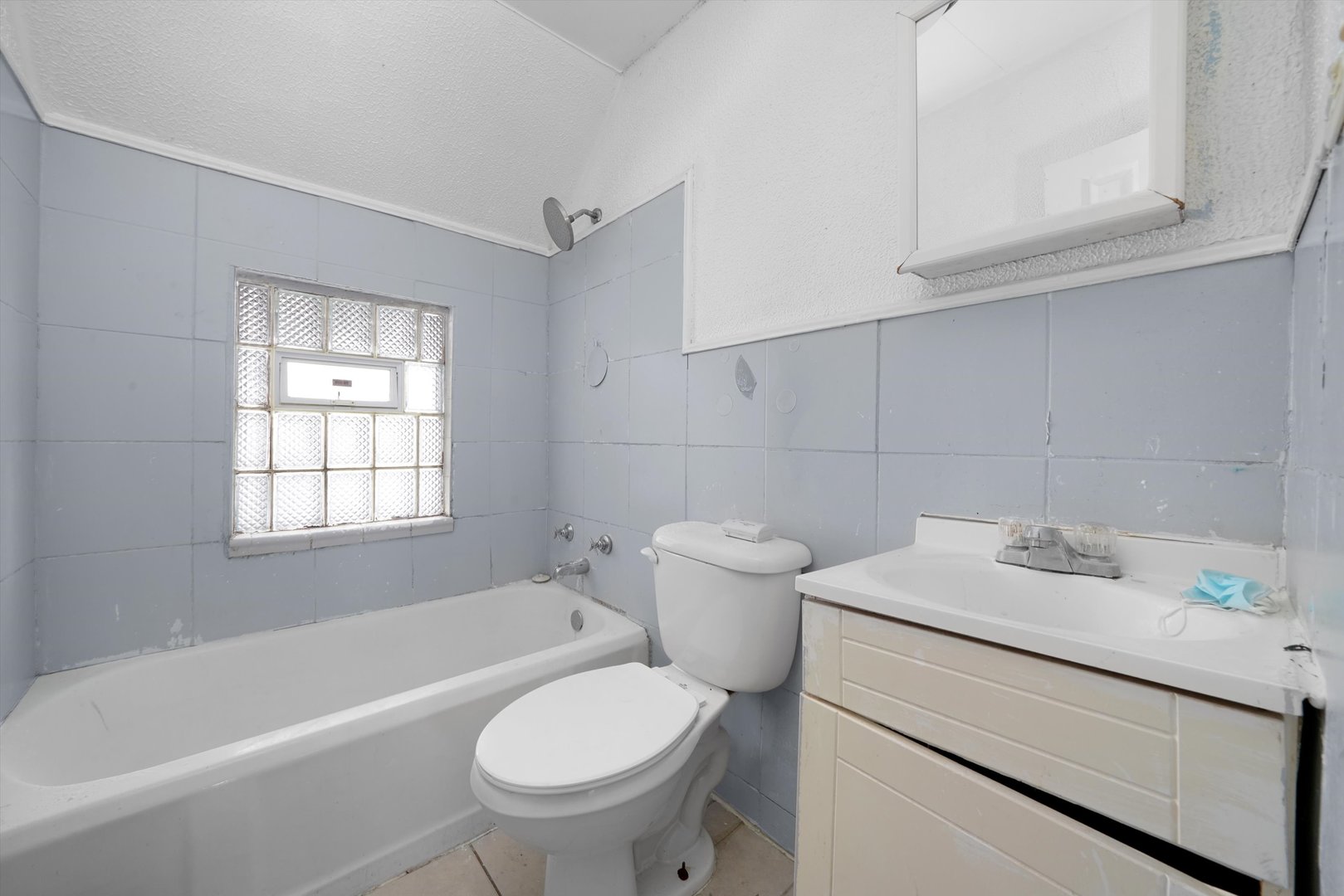 15218 TURLINGTON Avenue, Harvey, IL 60426