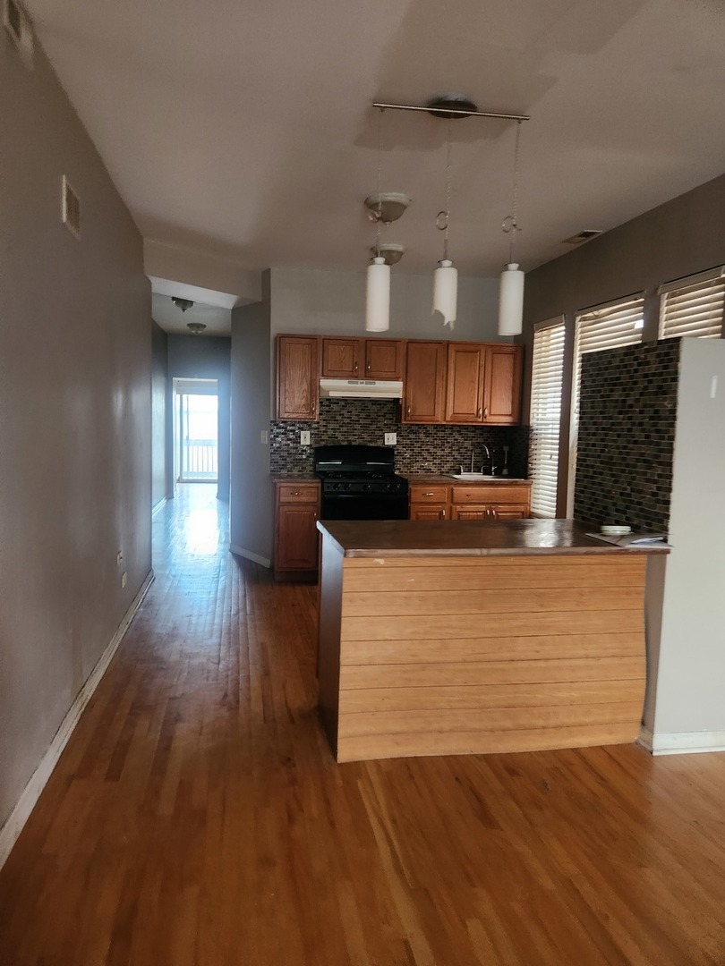 3342 W Crystal Street, Chicago, IL 60651