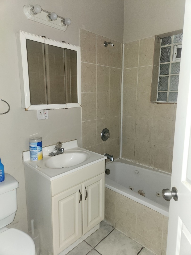 3342 W Crystal Street, Chicago, IL 60651