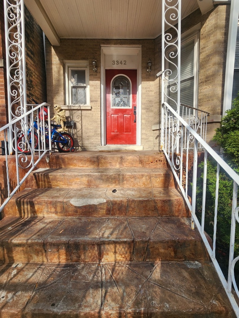 3342 W Crystal Street, Chicago, IL 60651