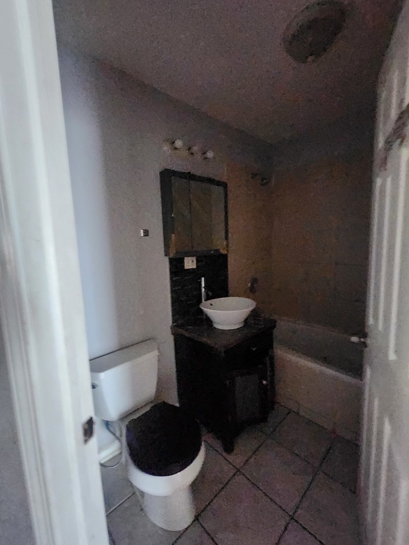 3342 W Crystal Street, Chicago, IL 60651