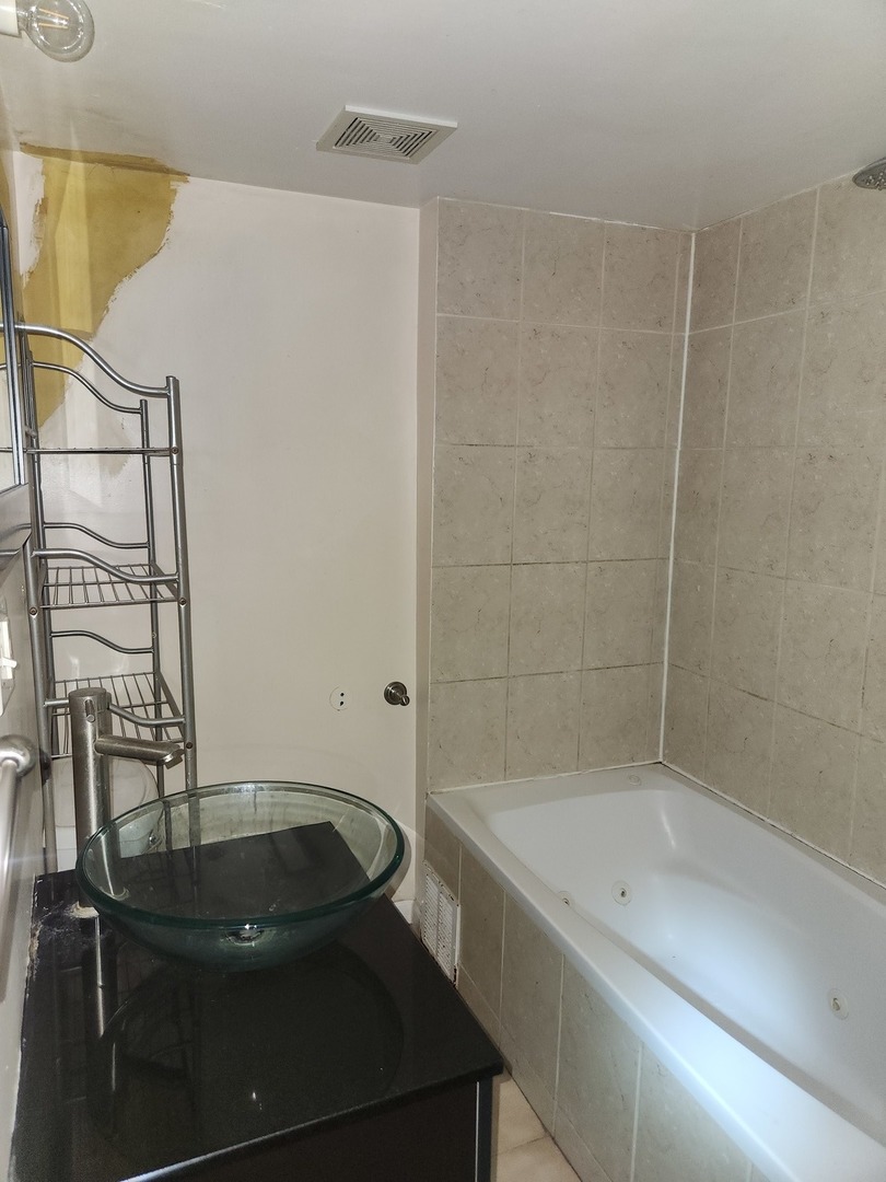 3342 W Crystal Street, Chicago, IL 60651