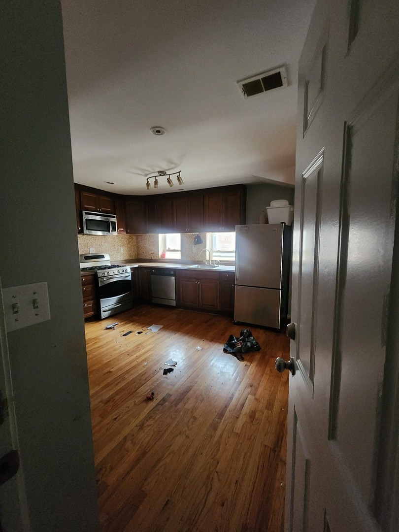 3342 W Crystal Street, Chicago, IL 60651