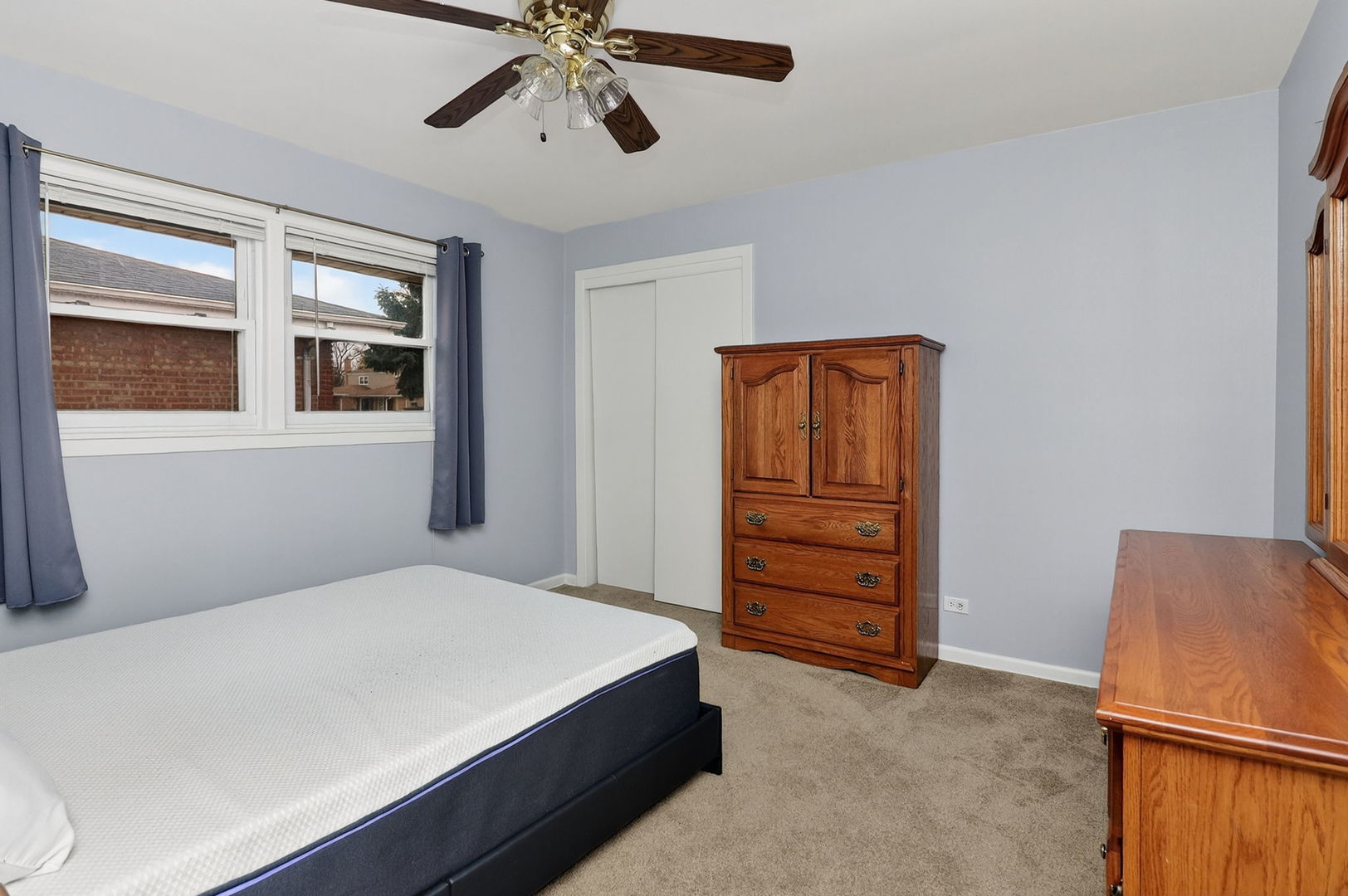 2832 W 100th Place, Evergreen Park, IL 60805