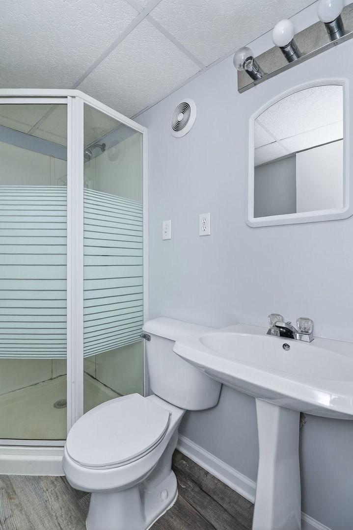 2832 W 100th Place, Evergreen Park, IL 60805