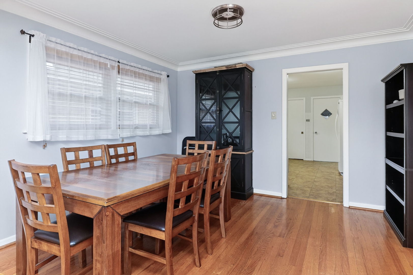 2832 W 100th Place, Evergreen Park, IL 60805