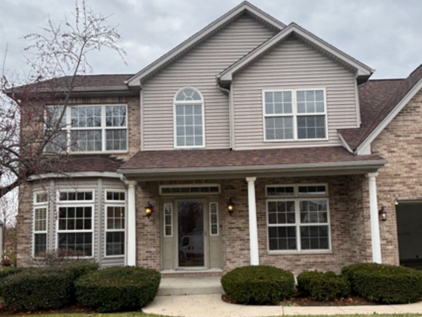 21 W Sandstone Court, South Elgin, IL 60177