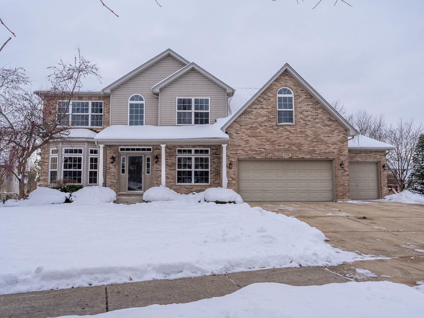 21 W Sandstone Court, South Elgin, IL 60177