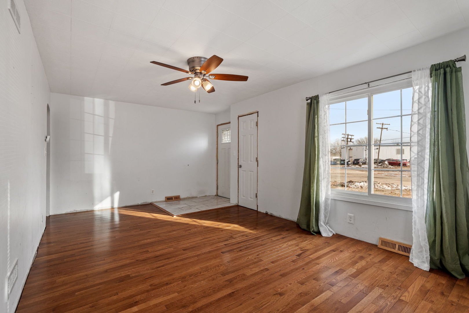 307 N Jackson Street, Gardner, IL 60424