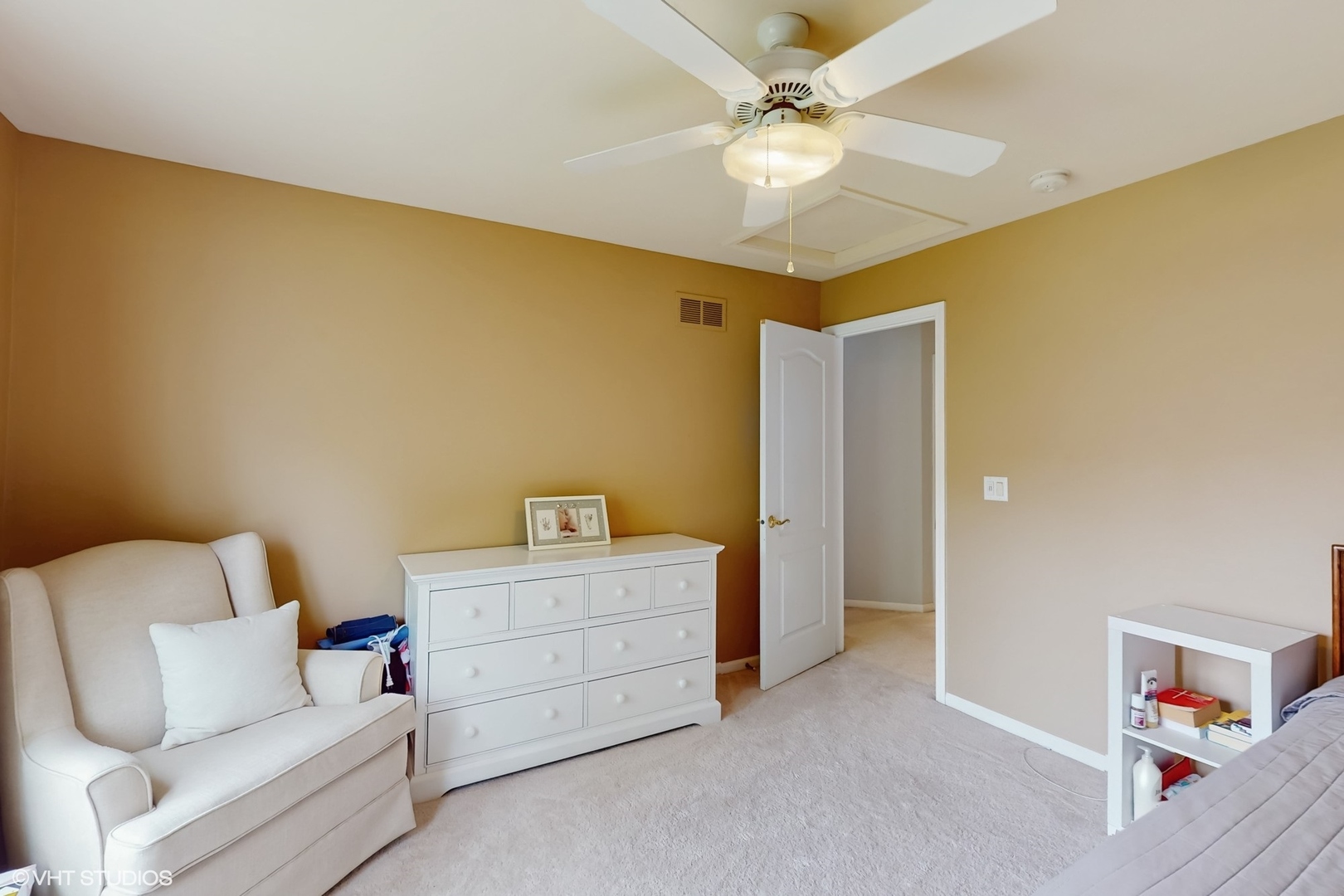 3432 Redwing Drive, Naperville, IL 60564