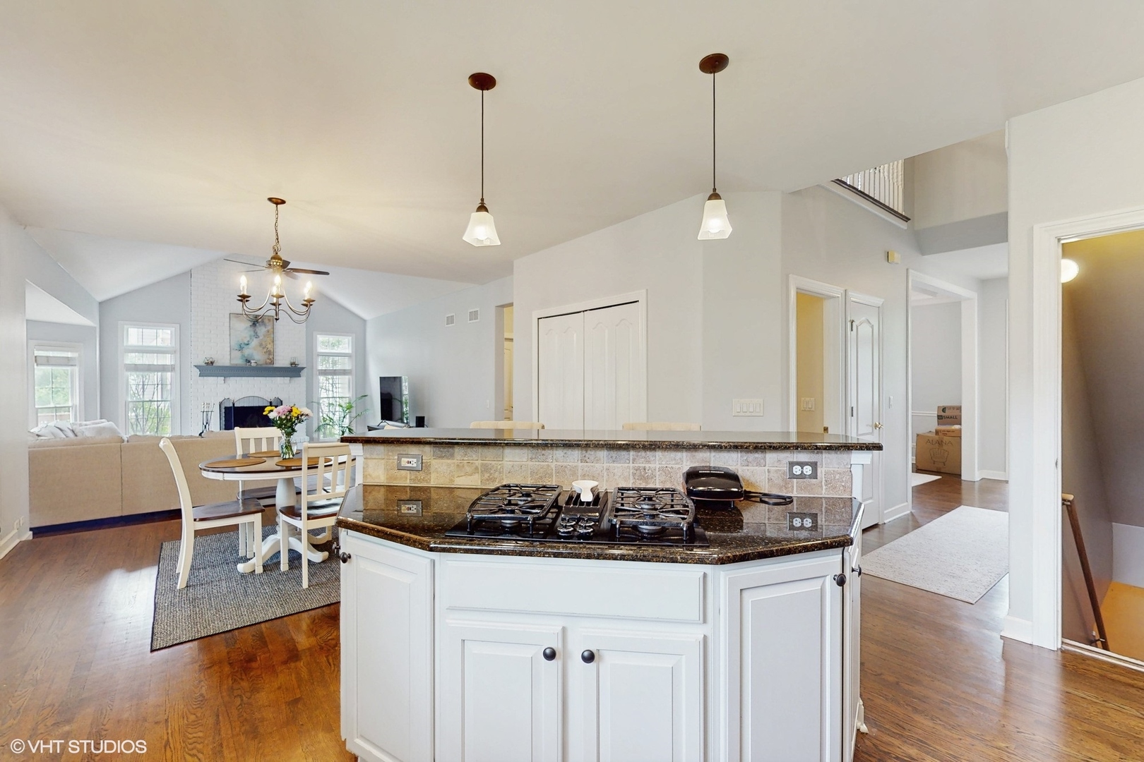 3432 Redwing Drive, Naperville, IL 60564