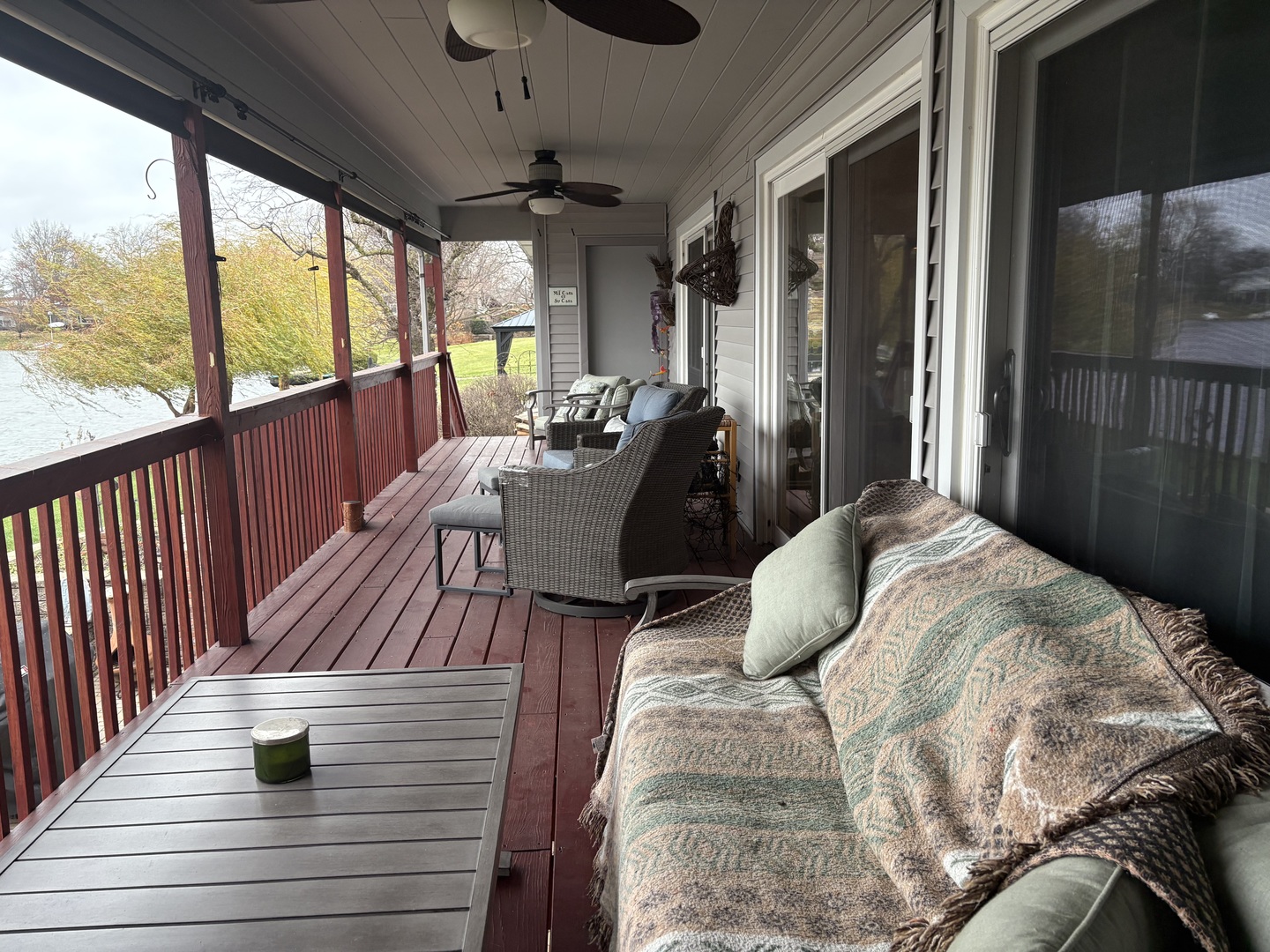 2830 S Briarwood Drive, Arlington Heights, IL 60005