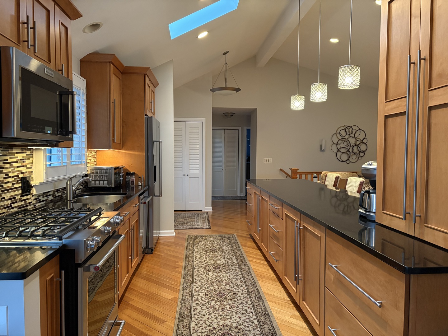 2830 S Briarwood Drive, Arlington Heights, IL 60005