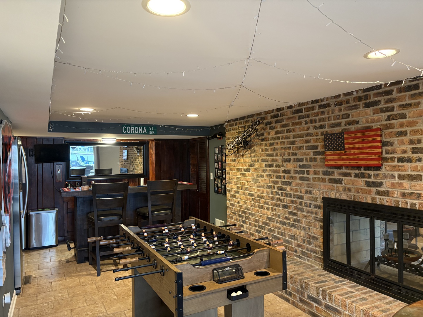 2830 S Briarwood Drive, Arlington Heights, IL 60005