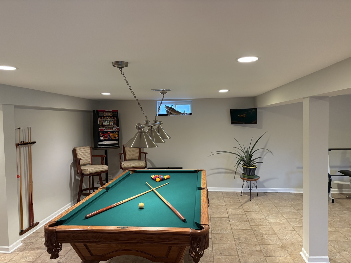 2830 S Briarwood Drive, Arlington Heights, IL 60005