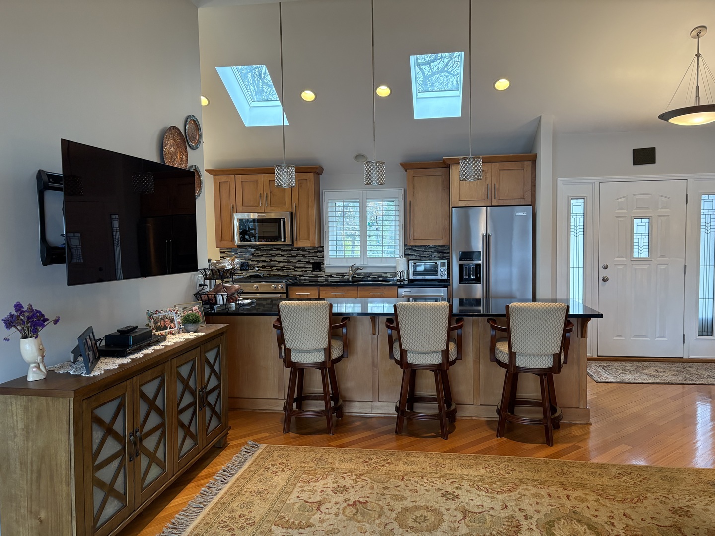 2830 S Briarwood Drive, Arlington Heights, IL 60005