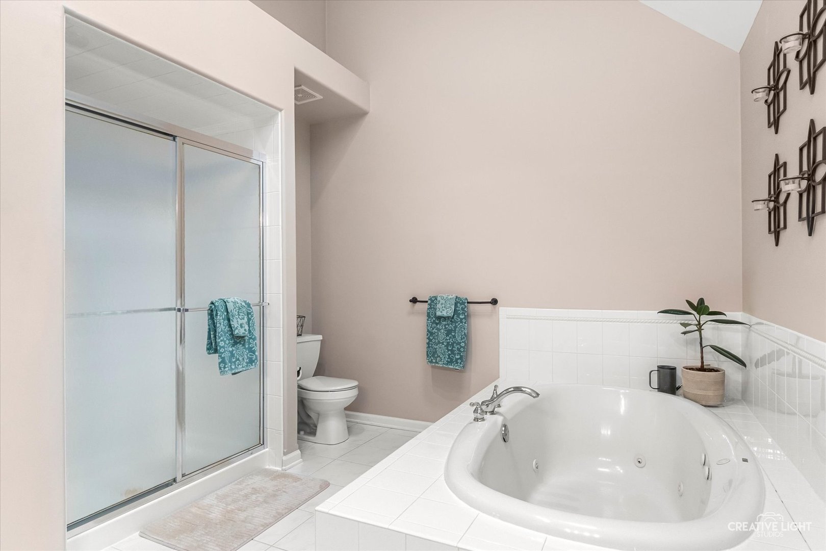 2543 Dewes Lane, Naperville, IL 60564