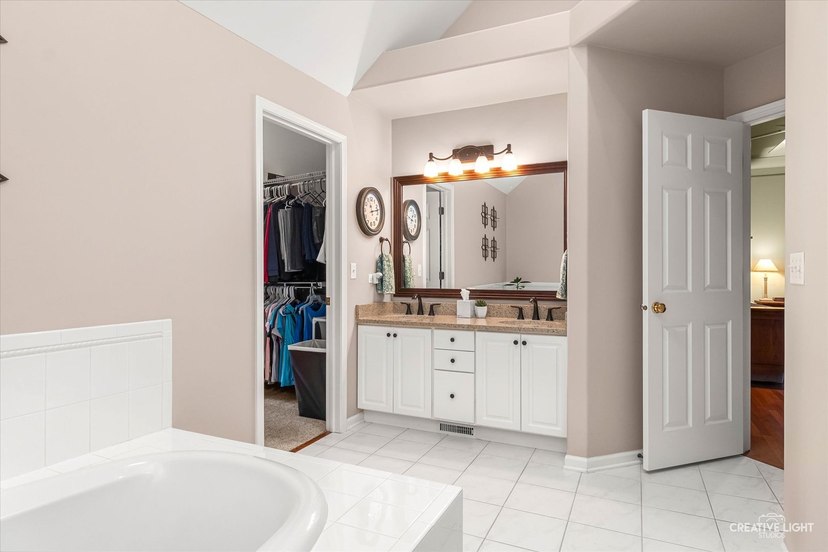 2543 Dewes Lane, Naperville, IL 60564