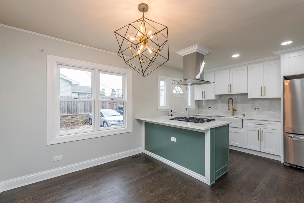 308 W Greenwood Avenue, Waukegan, IL 60087