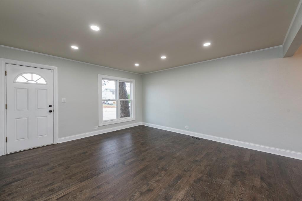 308 W Greenwood Avenue, Waukegan, IL 60087