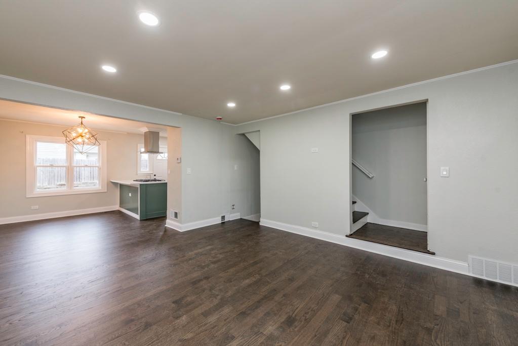 308 W Greenwood Avenue, Waukegan, IL 60087