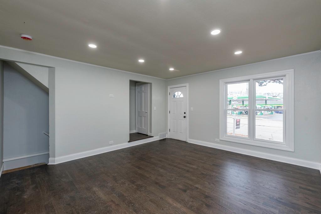 308 W Greenwood Avenue, Waukegan, IL 60087