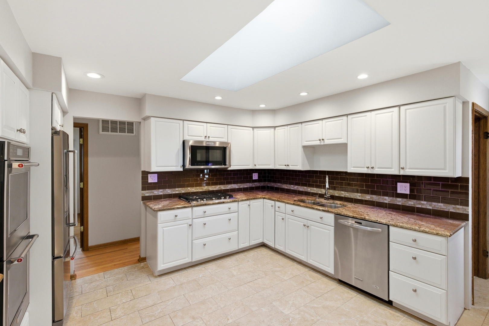 581 Victoria Lane, Wood Dale, IL 60191