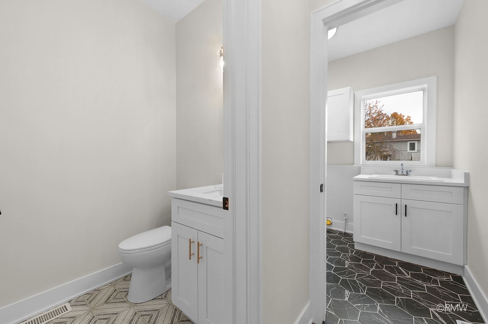 25W275 Doris Avenue, Carol Stream, IL 60188