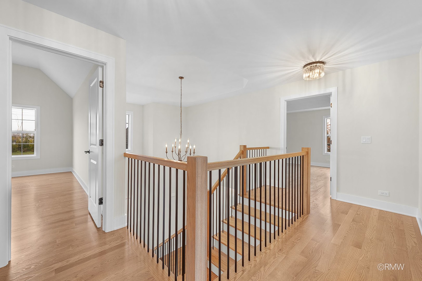 25W275 Doris Avenue, Carol Stream, IL 60188