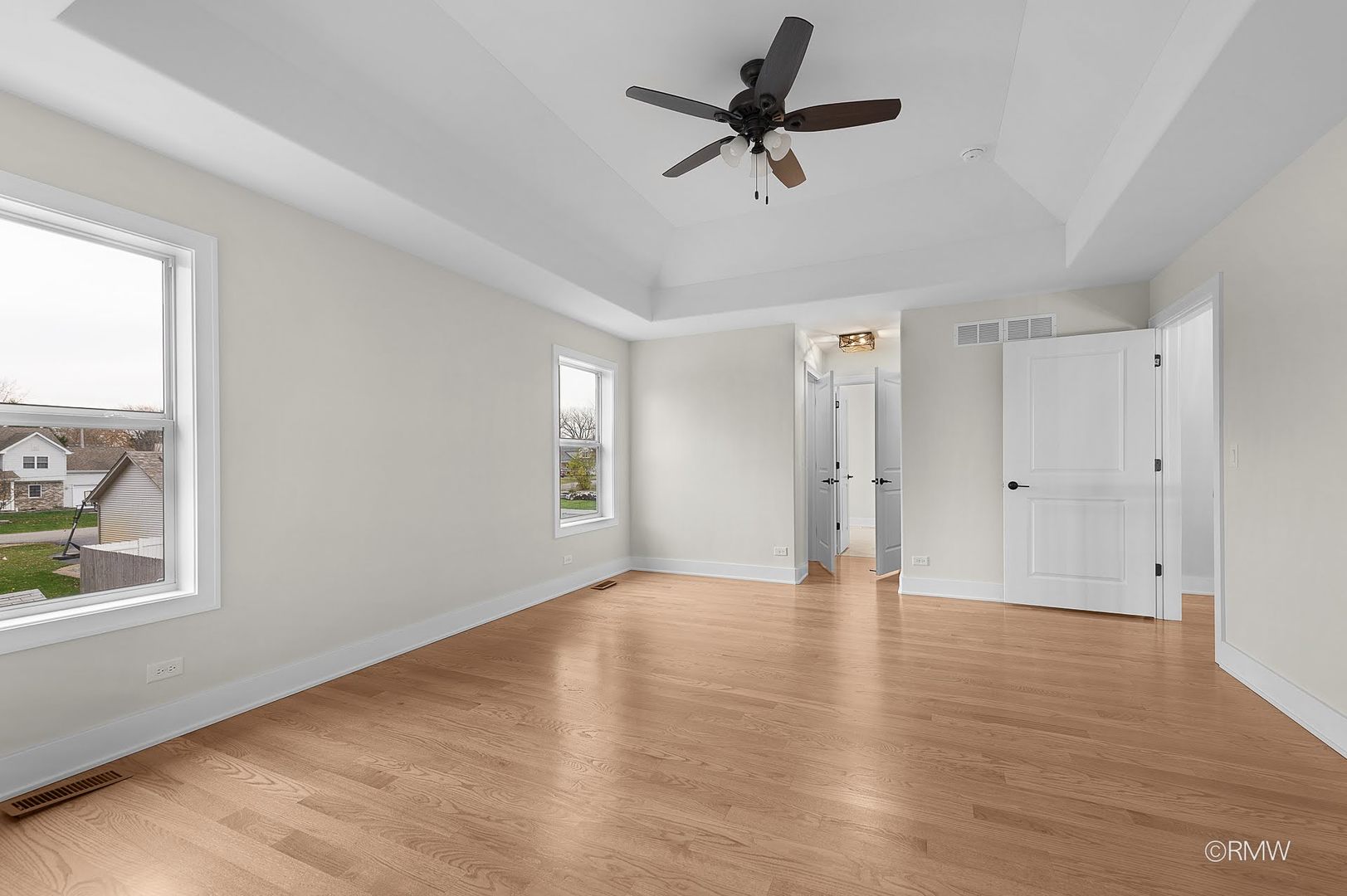 25W275 Doris Avenue, Carol Stream, IL 60188