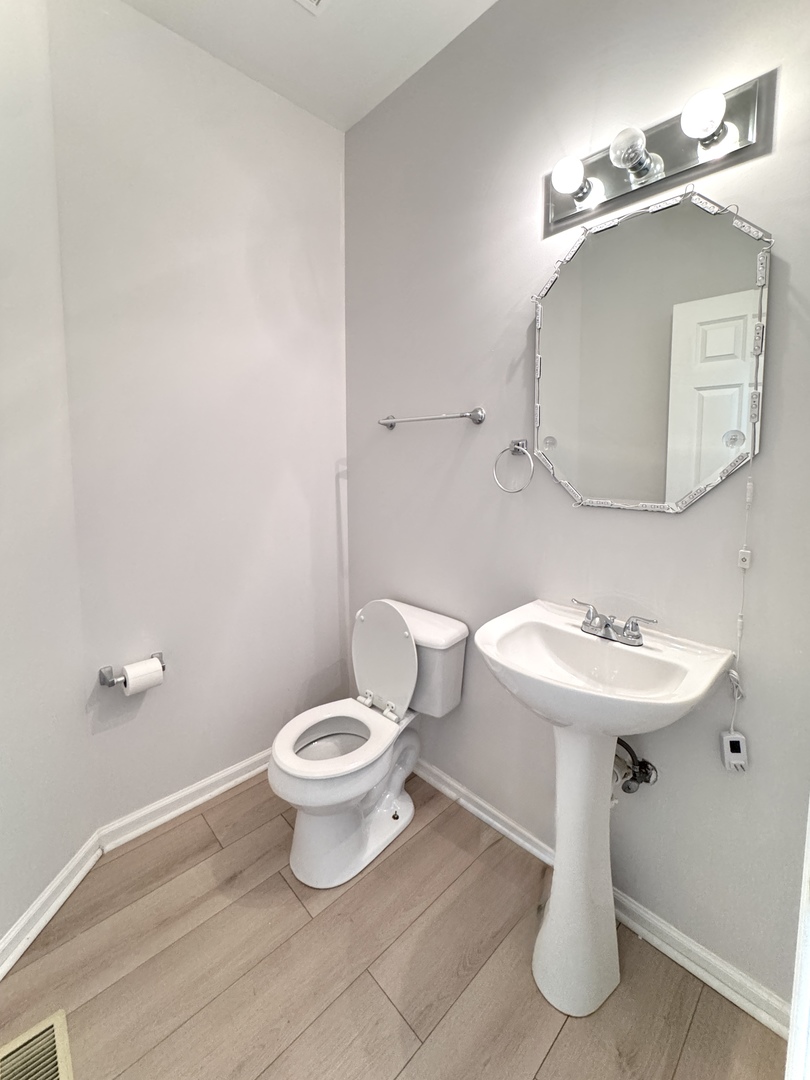 2350 Sheehan Drive, Naperville, IL 60564