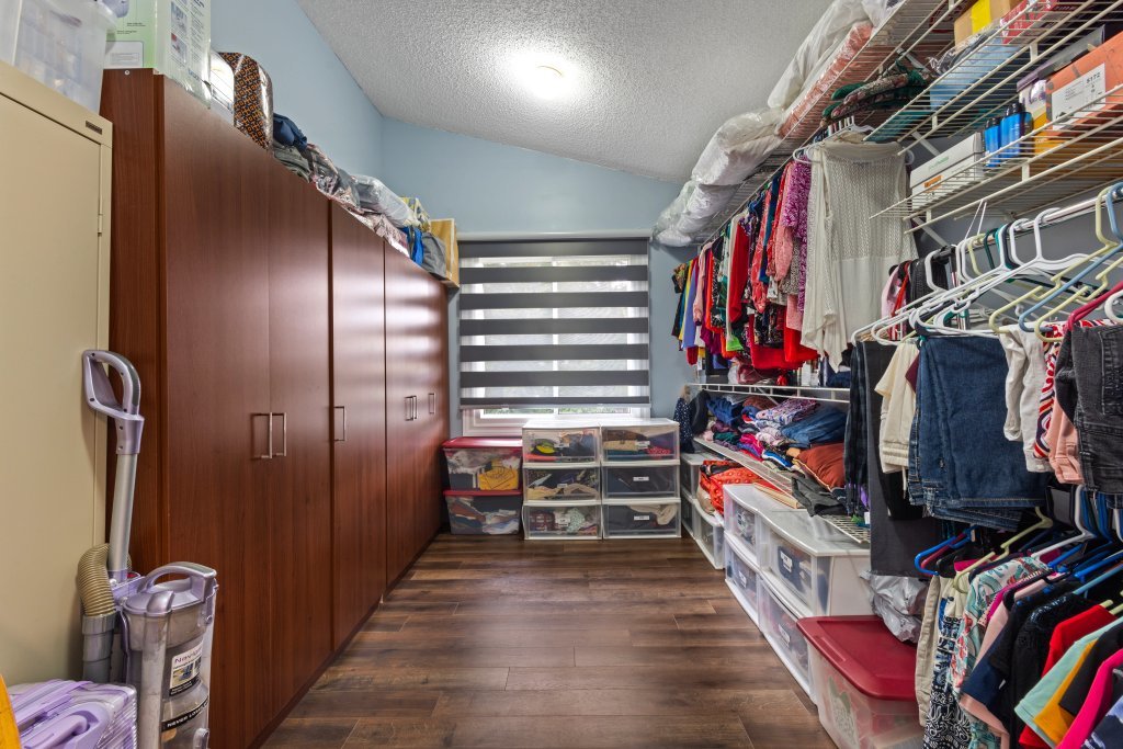 2004 E Parkview Circle, Hoffman Estates, IL 60169