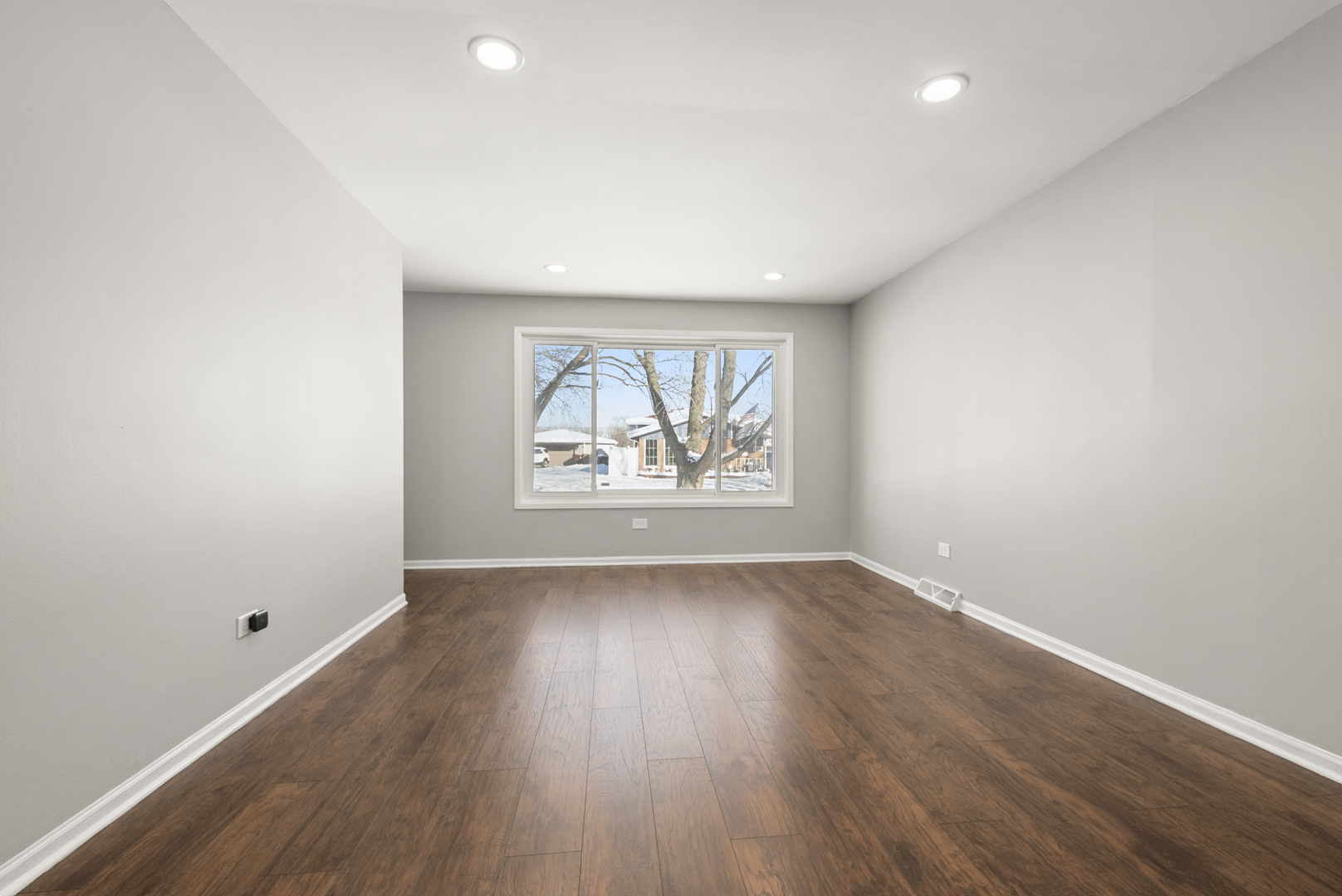 16380 Terry Lane, Oak Forest, IL 60452