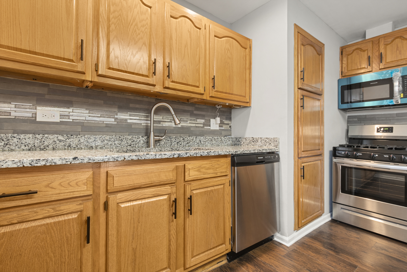 16380 Terry Lane, Oak Forest, IL 60452