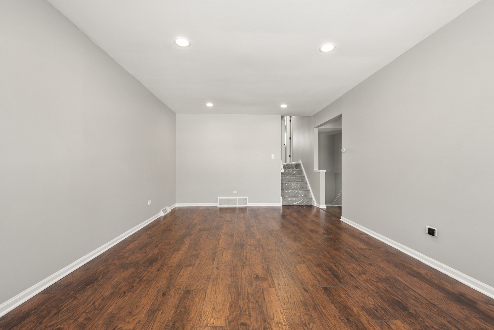 16380 Terry Lane, Oak Forest, IL 60452