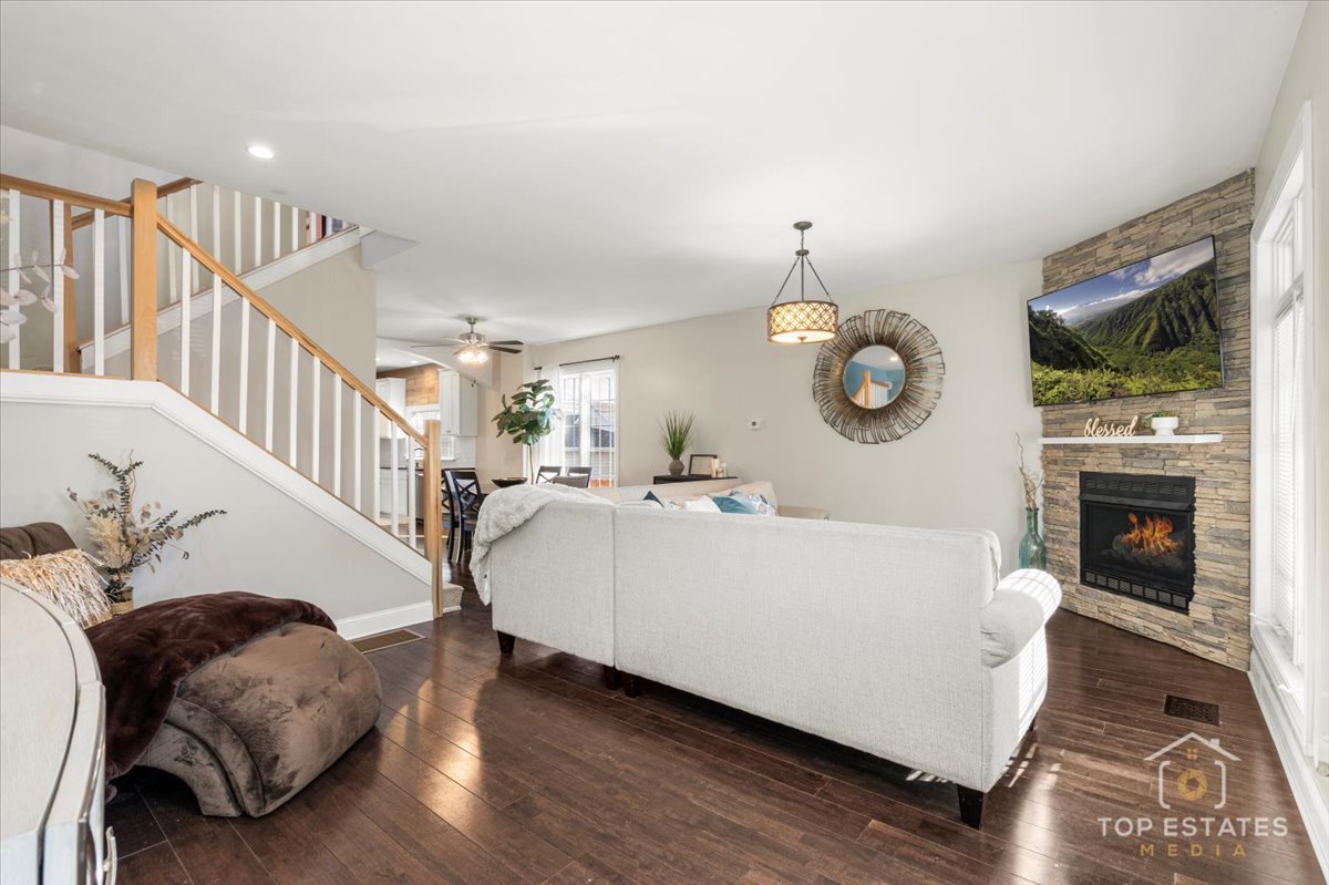 2042 Grove Street, Blue Island, IL 60406