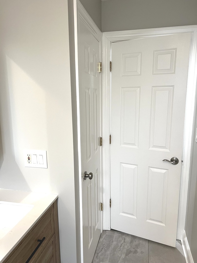 2254 W Arthur Avenue #1051A, Chicago, IL 60645