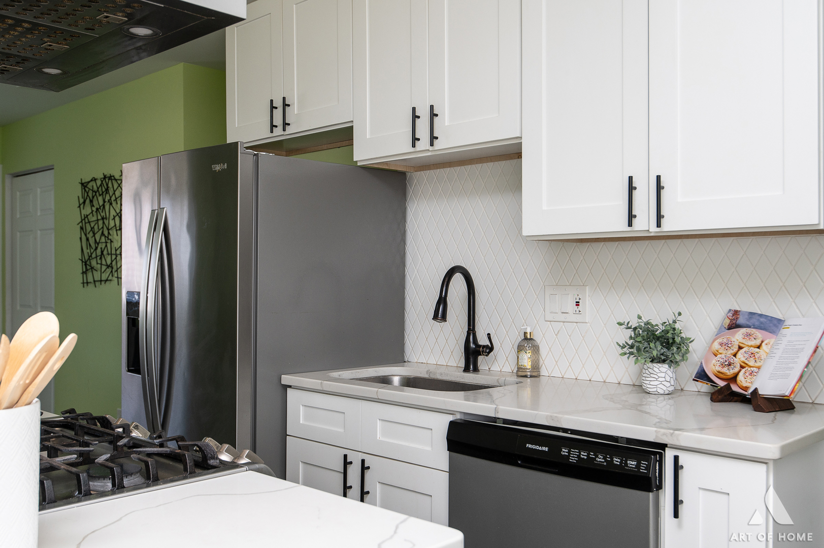 703 Yates Avenue, Romeoville, IL 60446