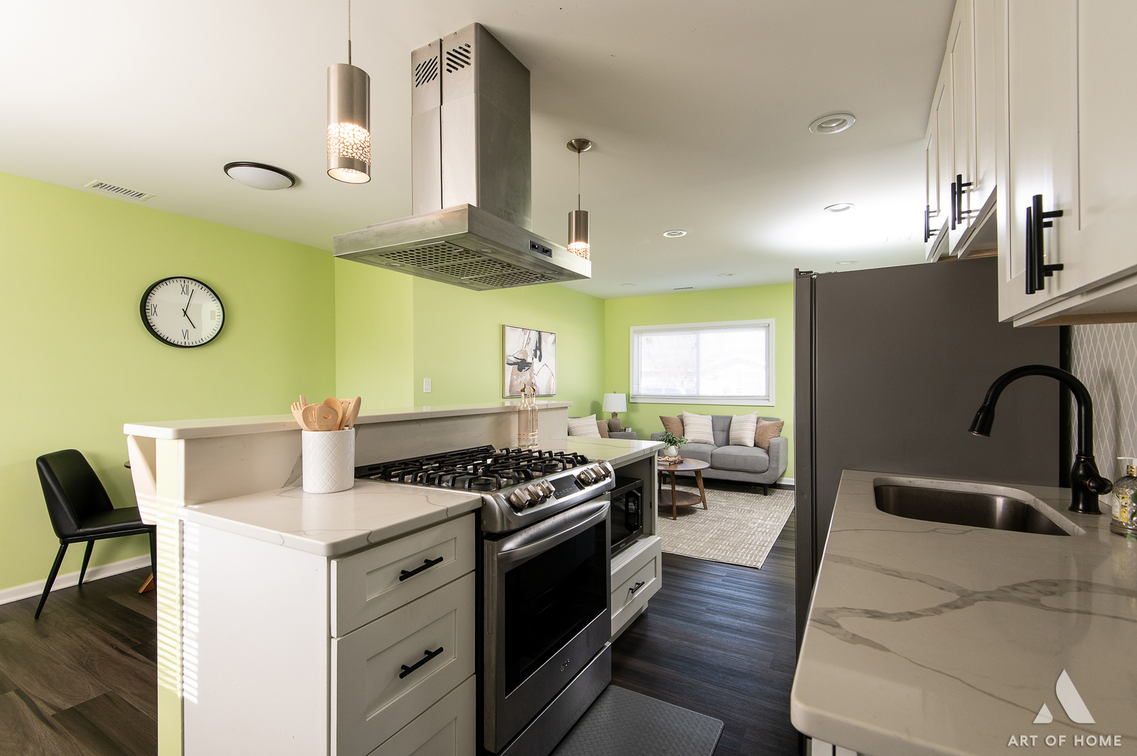 703 Yates Avenue, Romeoville, IL 60446