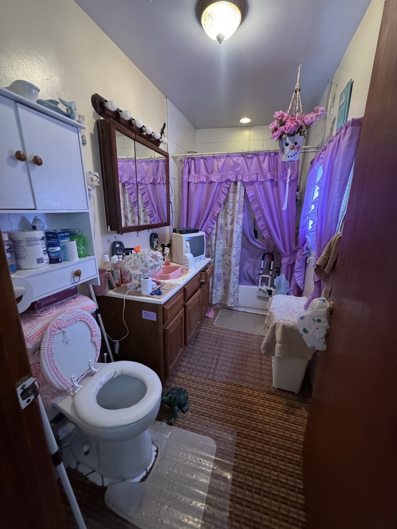 5448 W Iowa Street, Chicago, IL 60651