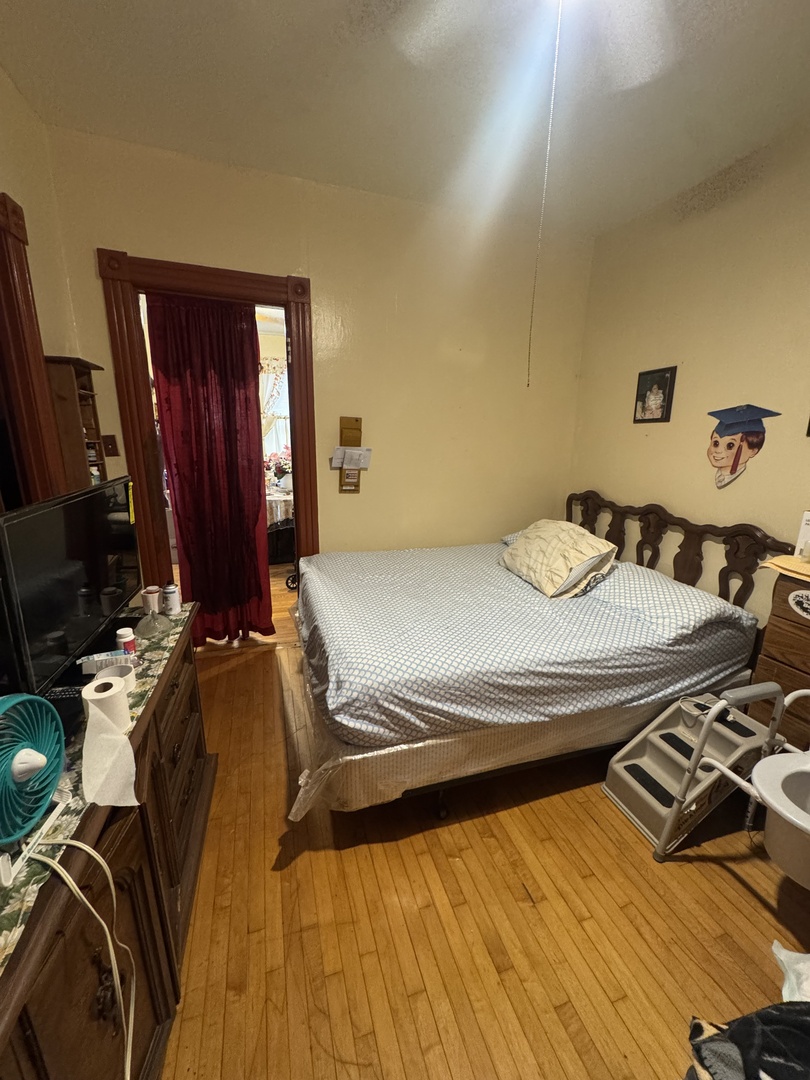 5448 W Iowa Street, Chicago, IL 60651