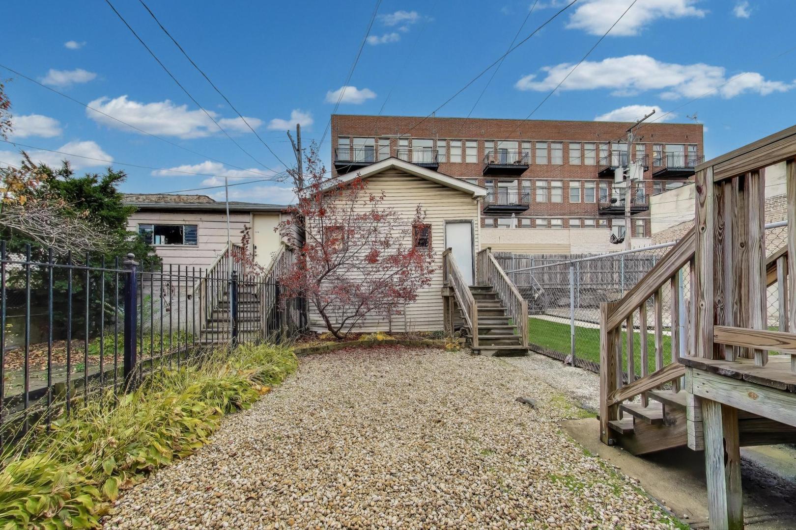 902 S Claremont Avenue #1, Chicago, IL 60612