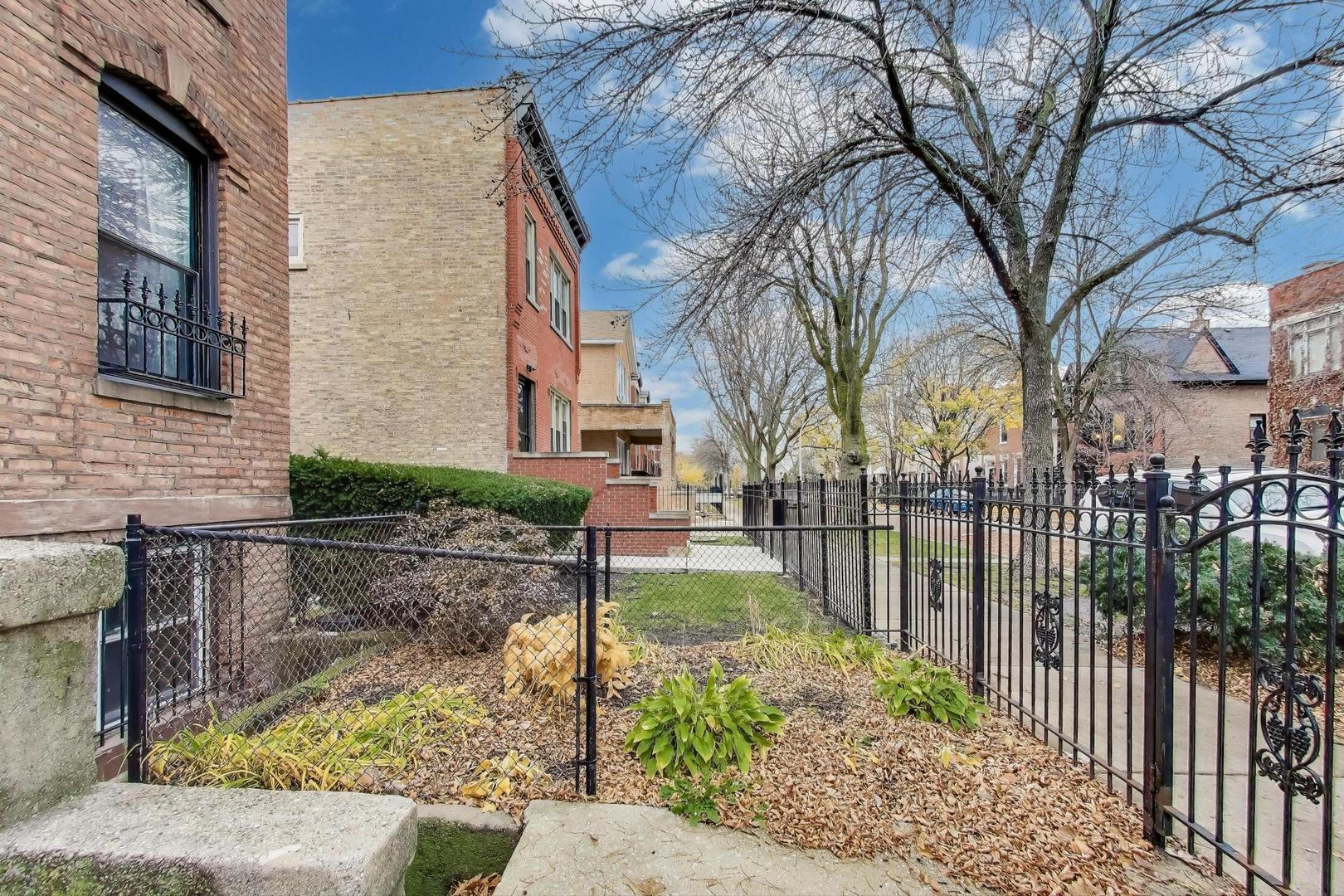 902 S Claremont Avenue #1, Chicago, IL 60612