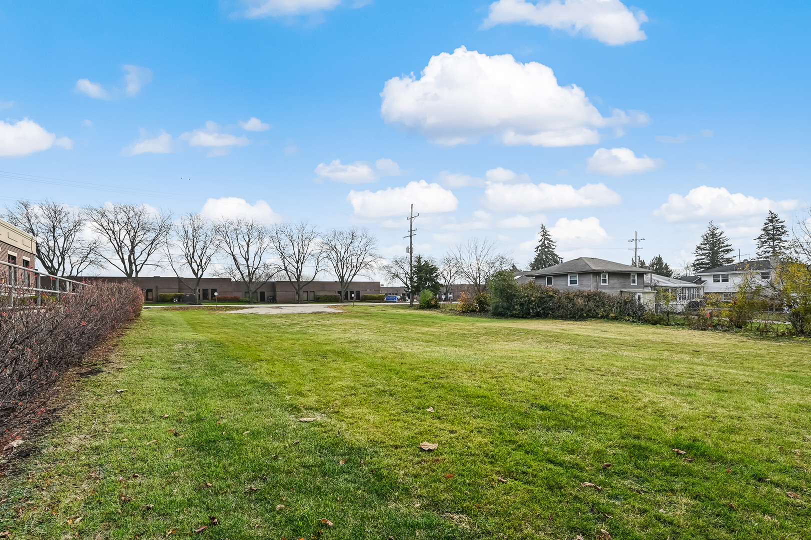 3918 N CASS Avenue, Westmont, IL 60559