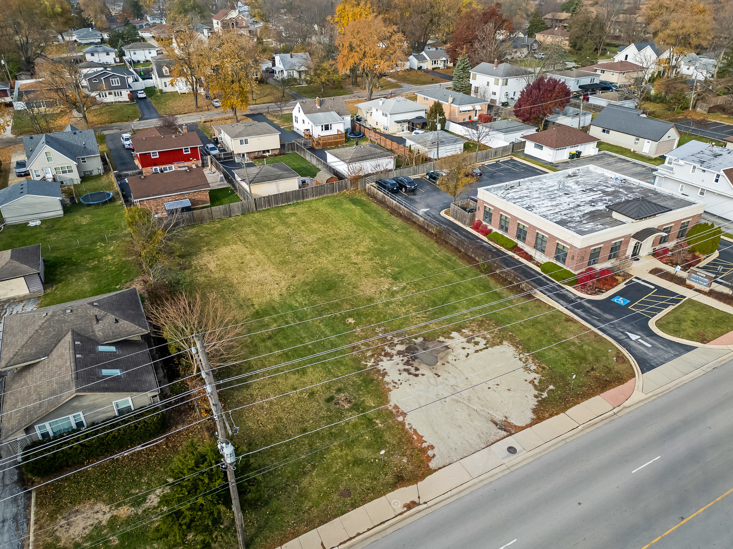 3918 N CASS Avenue, Westmont, IL 60559