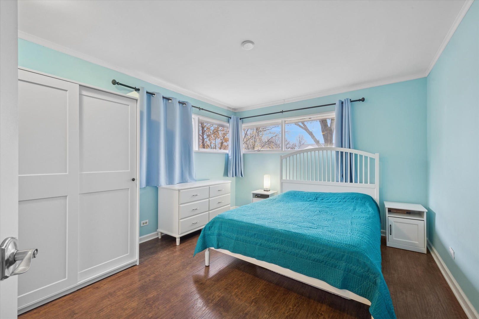 1119 Newcastle Avenue, Westchester, IL 60154