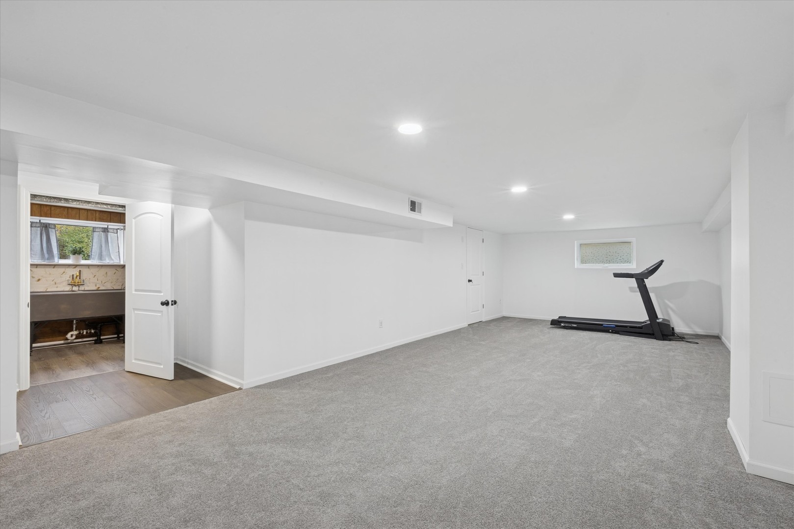 1119 Newcastle Avenue, Westchester, IL 60154