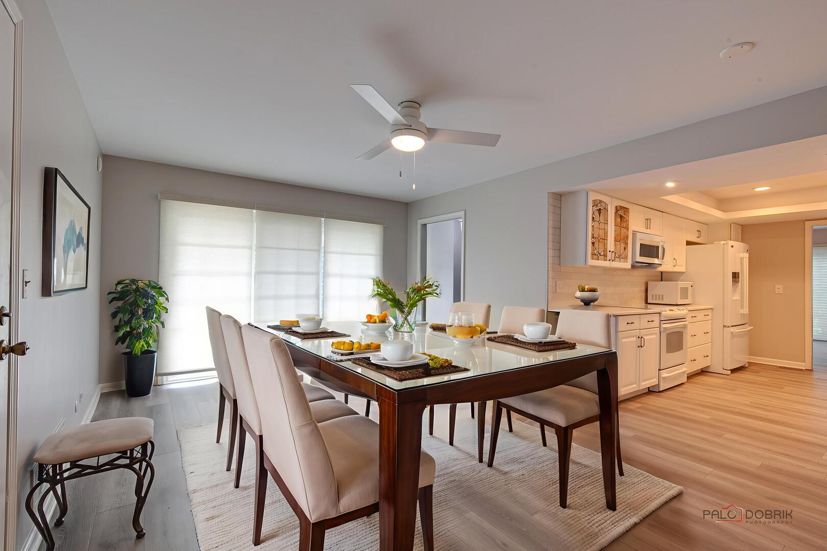 9 The Court of Lagoon View, Northbrook, IL 60062